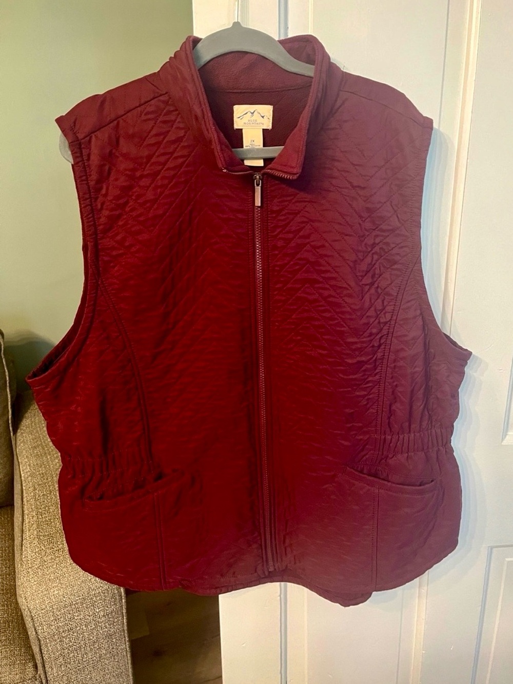 Blue Mountain Women’s 2X Quilted Vest in Burgundy